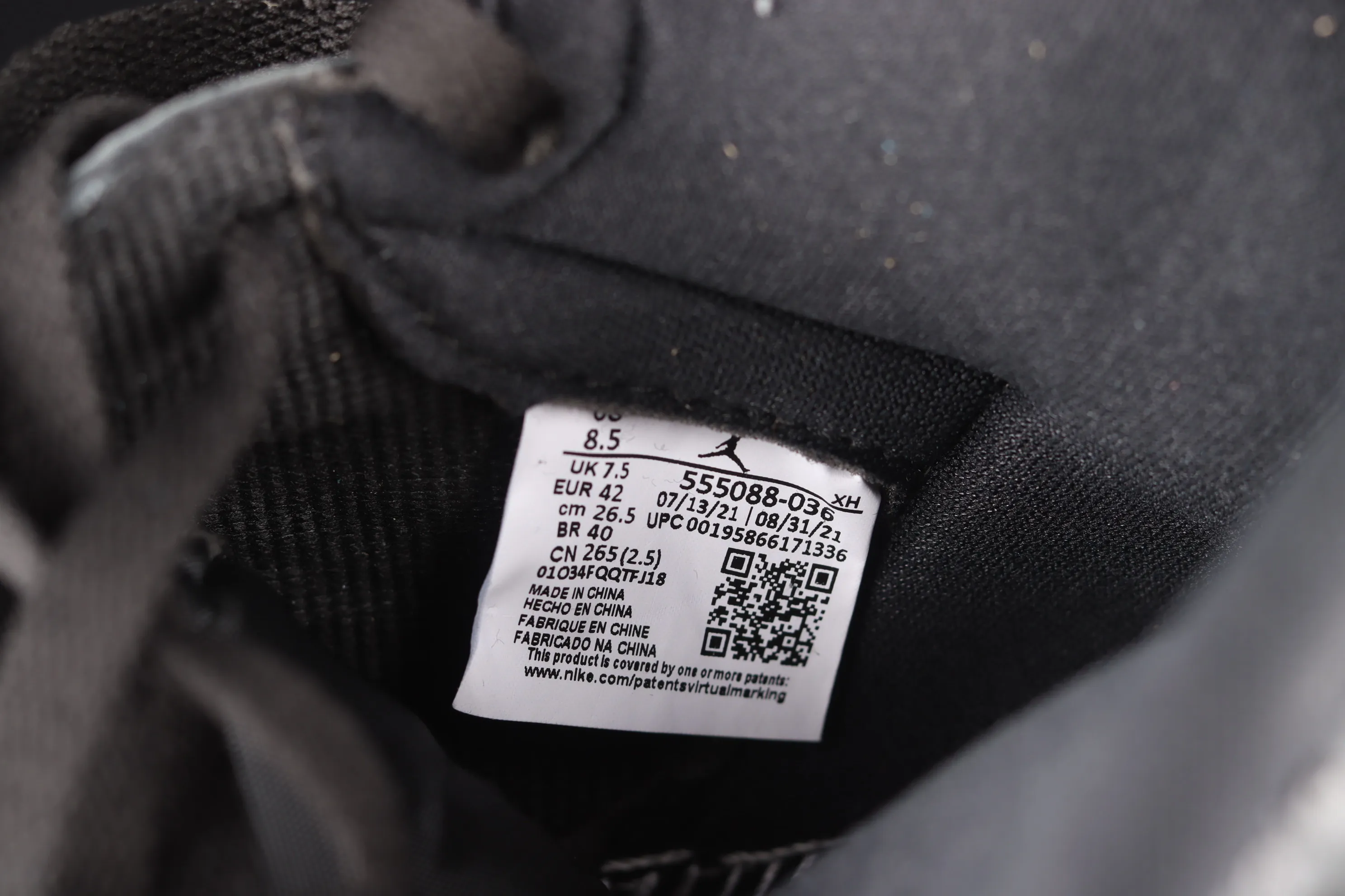 All categories Air Jordan Jordan series basketball shoes Air Jordan 1 High Air Jordan 1 High OG "Rebellionaire" AJ1 Joe 1 black and gray banned "Rebelionaire" high-top basketball shoes 555088-036